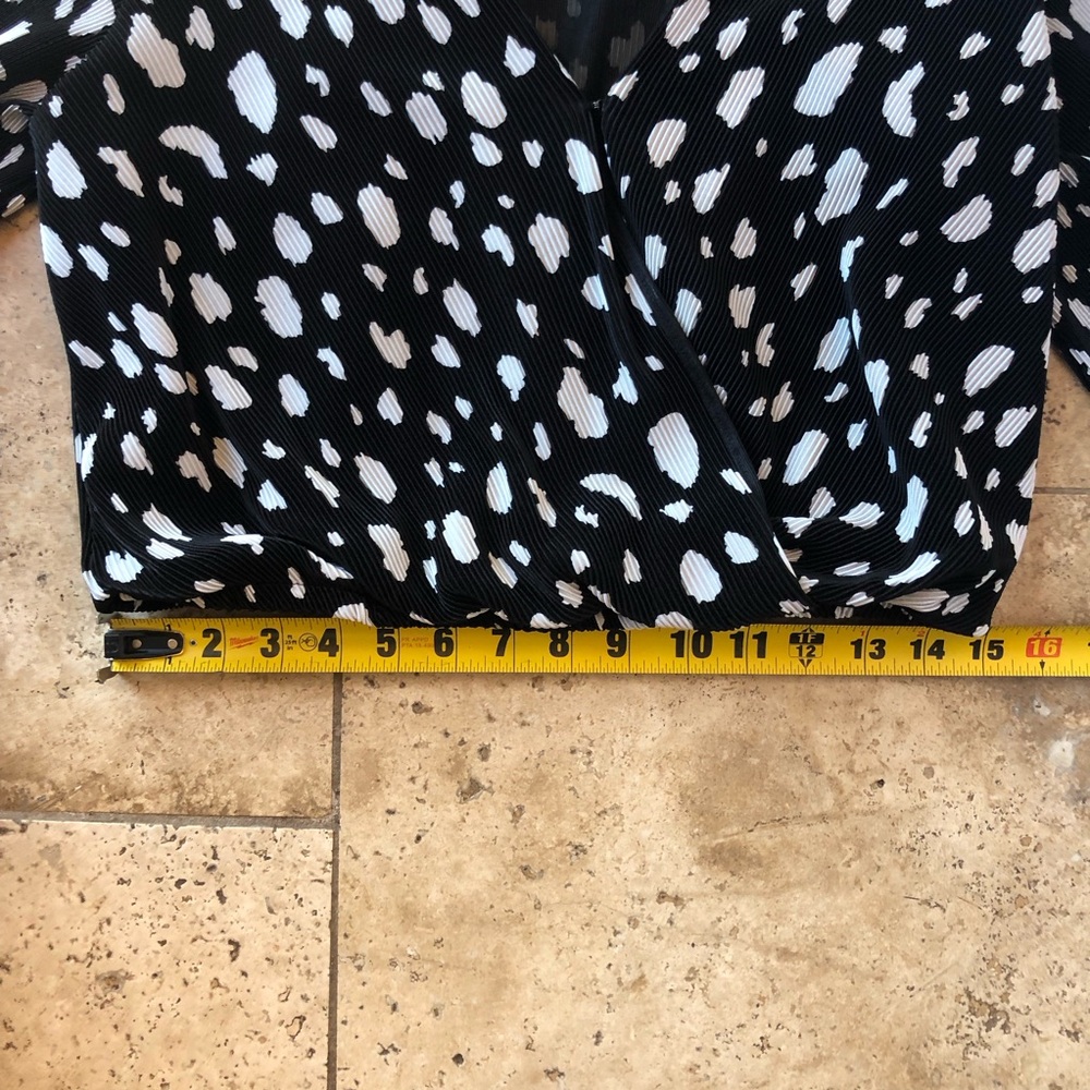 Black White Wrap-Front Elevated Casual Going Out Women’s Blouse Shirt Top Small - Picture 13 of 15